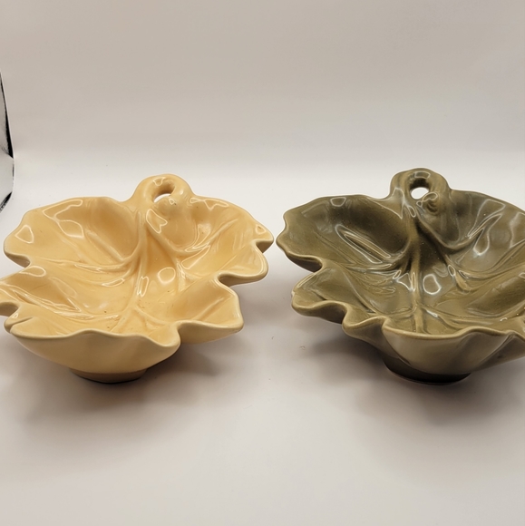 Other - Vintage LEAF Shaped Ceramic Bowls.